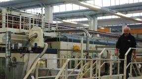 Un interno dello stabilimento della cartotecnica Wepa a Capannori