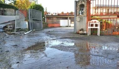 Tubo rotto da un mese a Masotti Allarme per l'acqua sprecata