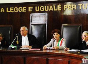Truffa a marocchini disperati, maxi condanna per 4 immigrati