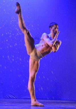 <b>DANZATORE </b>Giulio Pighini 