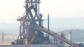 L’altoforno della Lucchini che ha ridotto la produzione