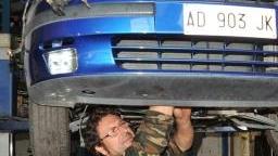 Marco Catta, il meccanico di Marina di Campo lavora gratis per riparare i danni subiti dai suoi concittadini