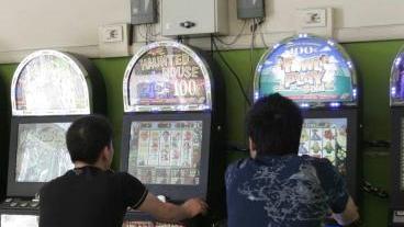 Slot machines in un club