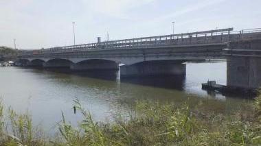 Il ponte sullo Scolmatore vicino alla foce
