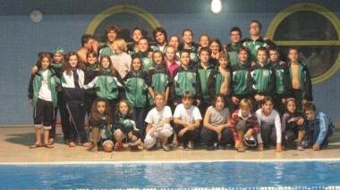 Nuoto: il gruppo degli atleti della Sangiu- lianese