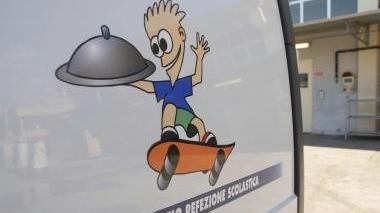 Il logo delle mense e (a lato) come sarà la nuova Rsa