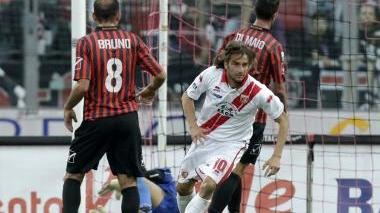 <b>IL PROFESSORE.</b> Gigi Consonni esulta dopo il gol