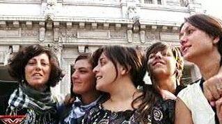 <b>RAHMA E 5ISTERS.</b> Le ragazze livornesi durante l’esibizione di ieri sera su Sky al termine della quale sono state promosse tra le finaliste di X-Factor, programma cult di musica