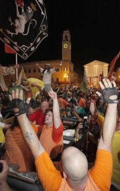 Mezzogiorno festeggia la sua vittoria nellultima edizione del Gioco 