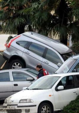Automobili distrutte dalla piena del Magra     