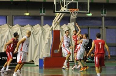 Scrocco, Crotta e Zivic in azione (foto Vip) 