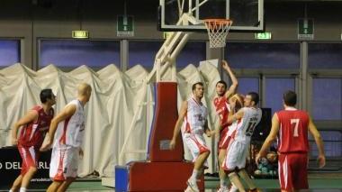 Scrocco, Crotta e Zivic in azione (foto Vip)