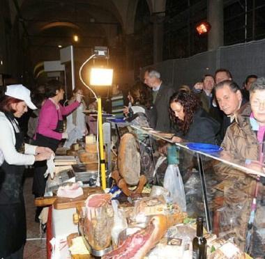 La presentazione del Desco e uno stand della passata edizione 