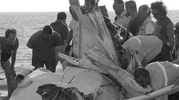Un rottame del Pilatus caduto in mare il giorno di Ferragosto del 2002
