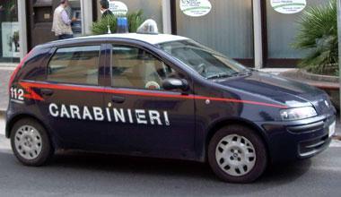 Inseguiti dopo tre furti in abitazioni, un arresto