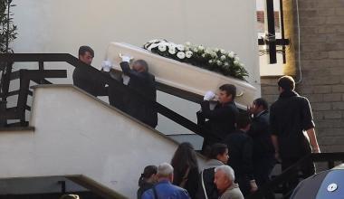 In trecento al funerale di Carotti
