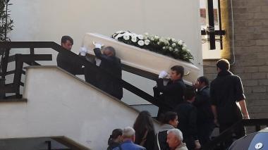 In trecento al funerale di Carotti