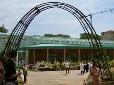 Lingresso del padiglione di emodialisi dellospedale del Ceppo 