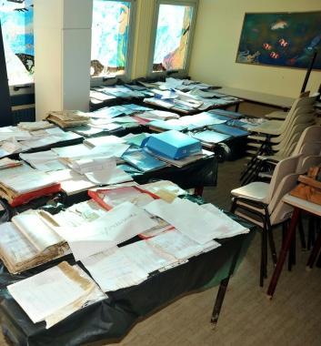 Documenti da asciugare alla scuola media Giusti