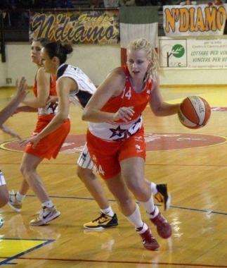 Marie Ruzickova e coach Diamanti faccia a faccia con larbitro Morante (foto Vasco Favilla) 
