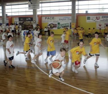 Partita di minibasket sul parquet del PalaPertini 