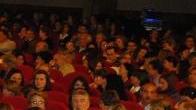 <b>A TEATRO.</b> La folla delle grandi occasioni al Moderno A destra il cast del musical
