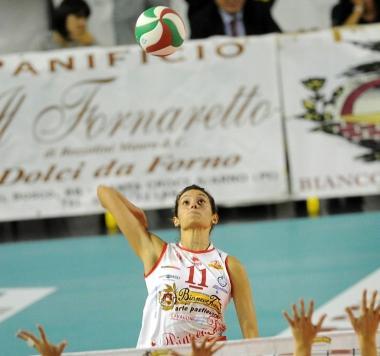 <b>IN ATTACCO</b> Il capitano della Biancoforno Natalia Brussa in schiacciata        
