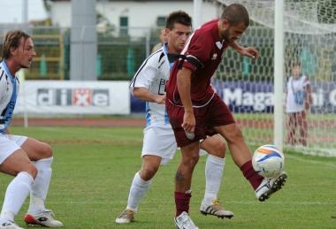 Manuel Caponi con la maglia del Pontedera 
