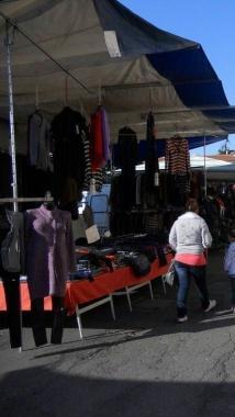 Un mercato ambulante (foto darchivio)  