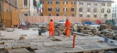 Unimmagine dei lavori allinterno del cantiere  