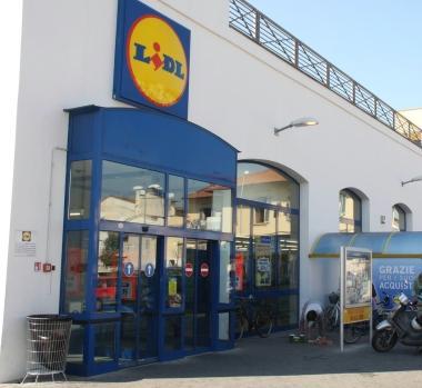 <b>RAPINA </b>Venerd&igrave; sera al supermercato Lidl di via Filzi     