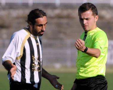 Luciano Filippi e a destra lespulsione di Fialdini pagata con cinque giornate di squalifica 