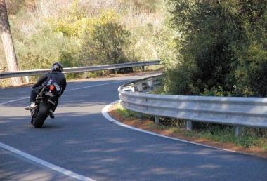 Un centauro sulle curve del Foro di San Giuliano 