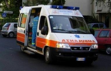 Lintervento di unambulanza (foto darchivio) 