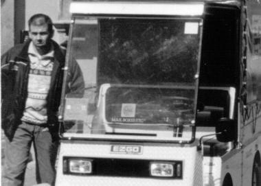 Un furgoncino elettrico per il trasporto delle merci   