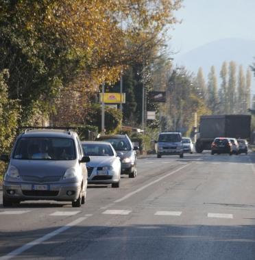 Traffico in via del Casalino (Vip) 