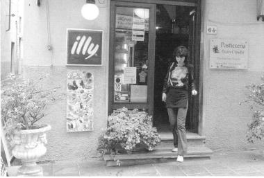 Lingresso del bar Dazzi 