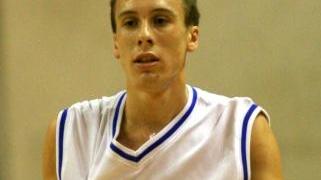 <b>PIELLE. </b>Storti, 17 punti