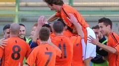 L’esultanza degli arancioni dopo la vittoria su Forlì