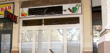 <b>CRISI. </b>Un negozio nella zona del mercato che ha chiuso Secondo gli esercenti aumentano le serrande abbassate e i fondi sfitti in questa zona della citt&agrave;        