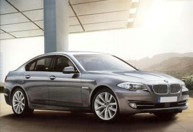 Una Bmw serie 5 le auto di lusso sono le preferite dalla banda 
