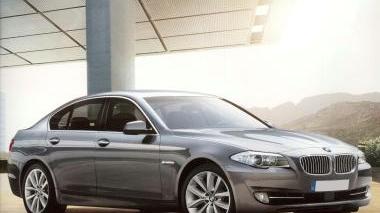 Una Bmw serie 5 le auto di lusso sono le preferite dalla banda