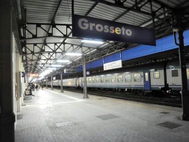<b>TRENO.</b> In transito alla stazione di Grosseto 