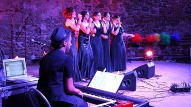 <b>IN FORTEZZA.</b> Le 5 con Carlo Bosco alla tastiera