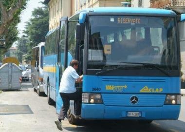 Un autobus del trasporto urbano (foto di archivio)  