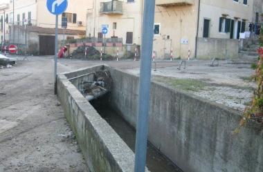 Uno dei fossi esondati nella zona di Vapelo a Marina di Campo 