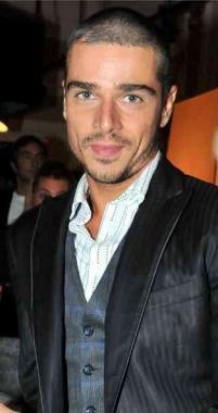 <b>ATTORE </b>Massimiliano Varrese 