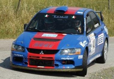 Due immagini della scorsa edizione del Rally Ronde a Pomarance che sta avendo sempre notevole successo  