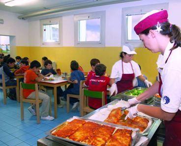 Mensa sospesa, genitori sulle barricate